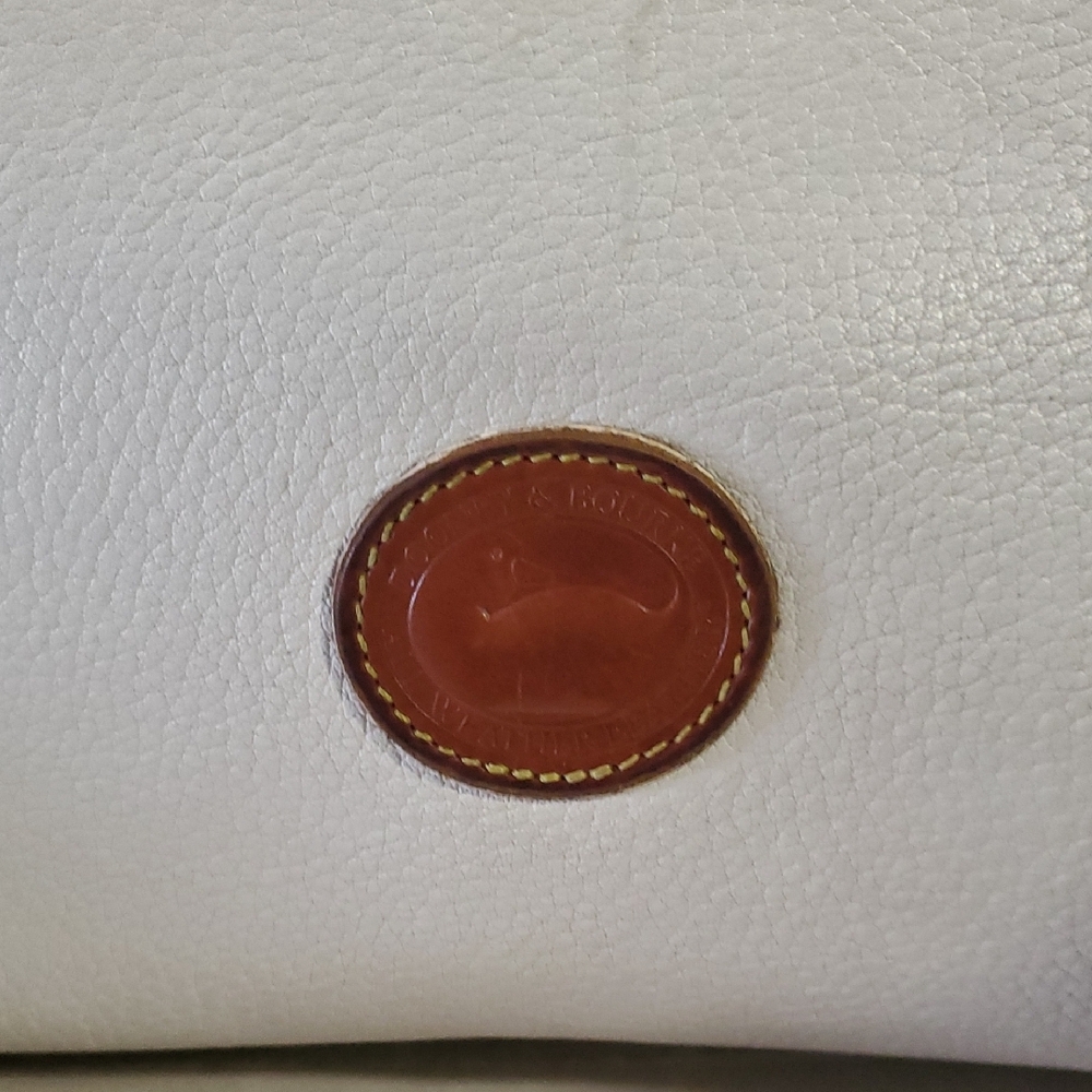 Dooney & Bourke White Leather Bag with Brown Logo - Picture 2 of 15